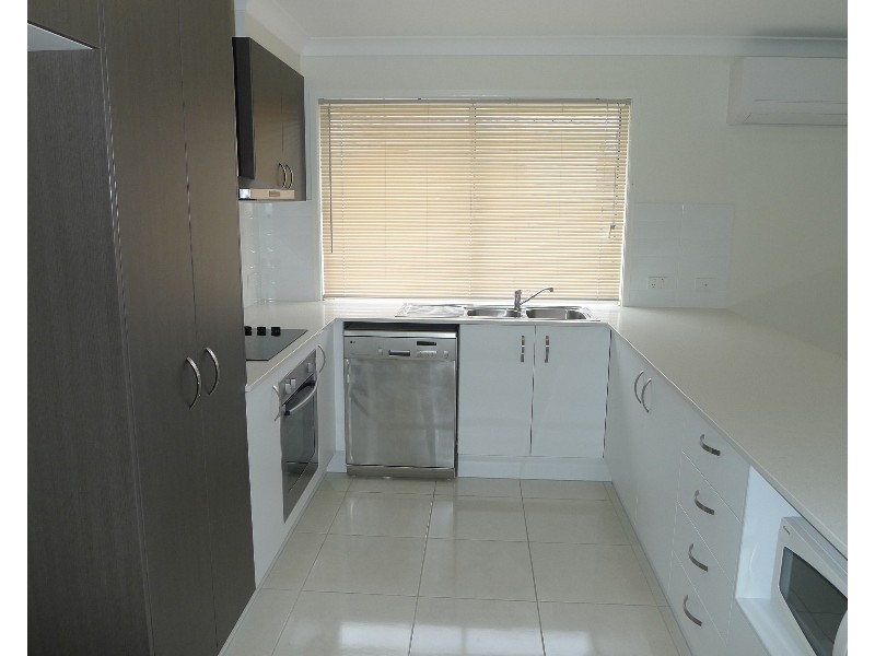 50 Lyrebird Crescent, Upper Kedron QLD 4055