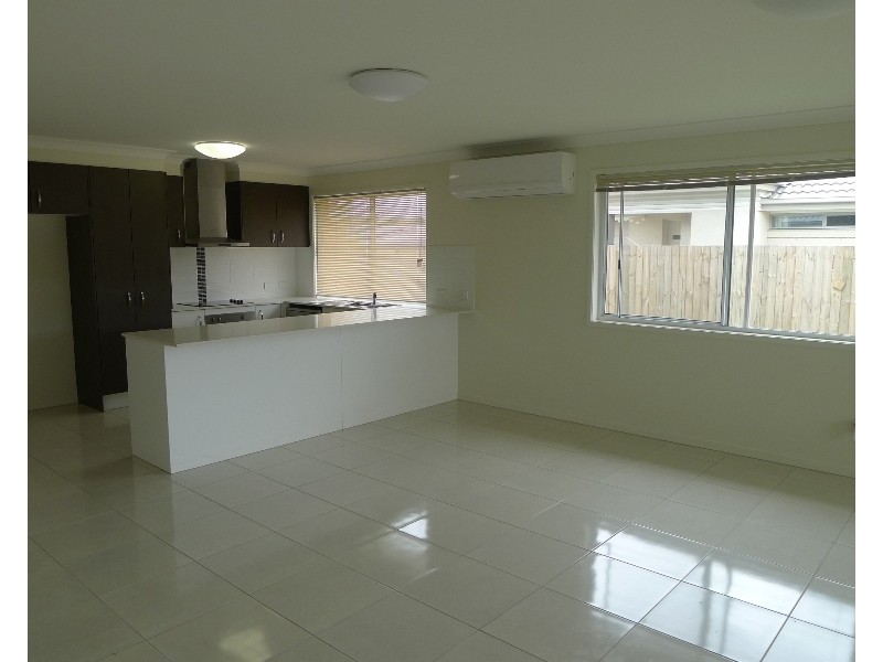 50 Lyrebird Crescent, Upper Kedron QLD 4055