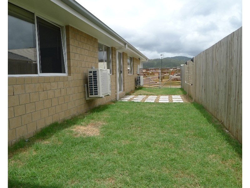 50 Lyrebird Crescent, Upper Kedron QLD 4055