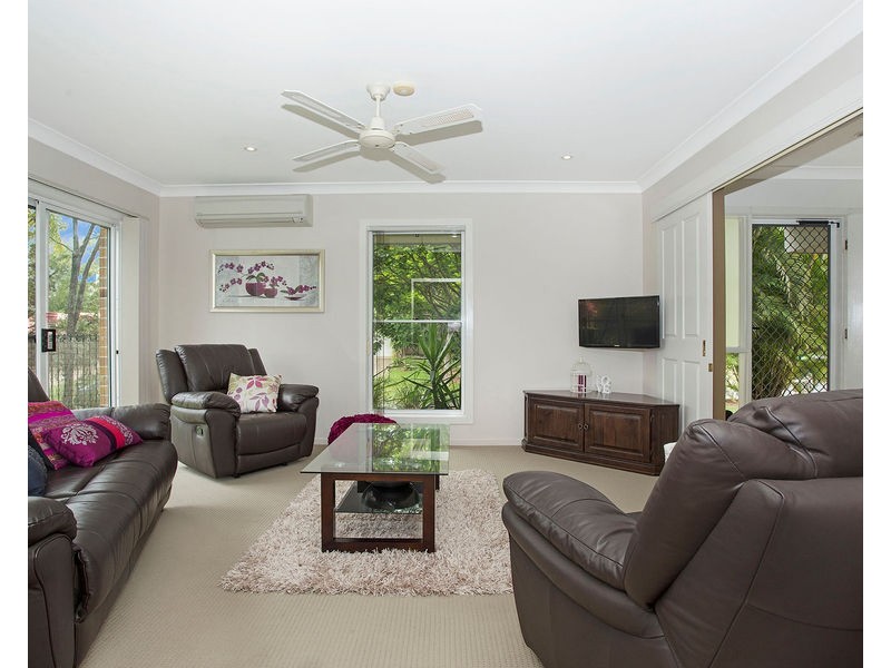 2 Berkeley Place, Ferny Grove QLD 4055