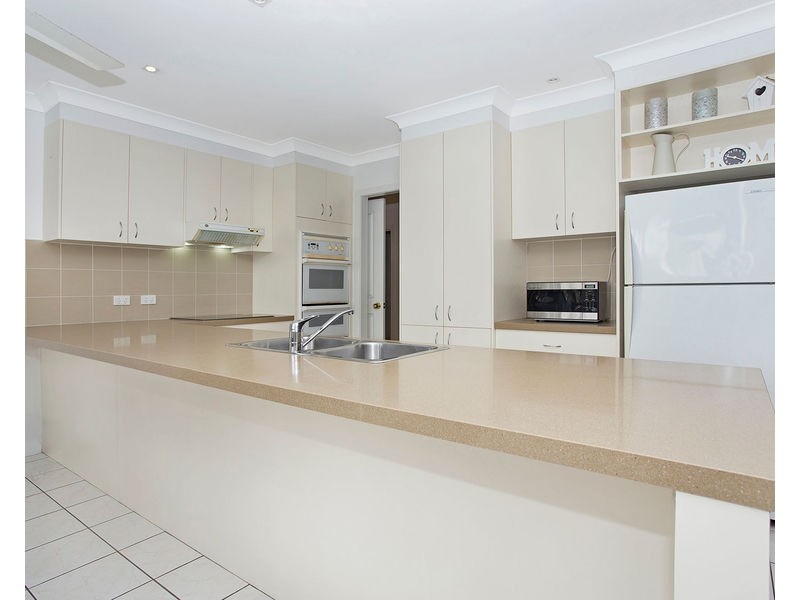 2 Berkeley Place, Ferny Grove QLD 4055