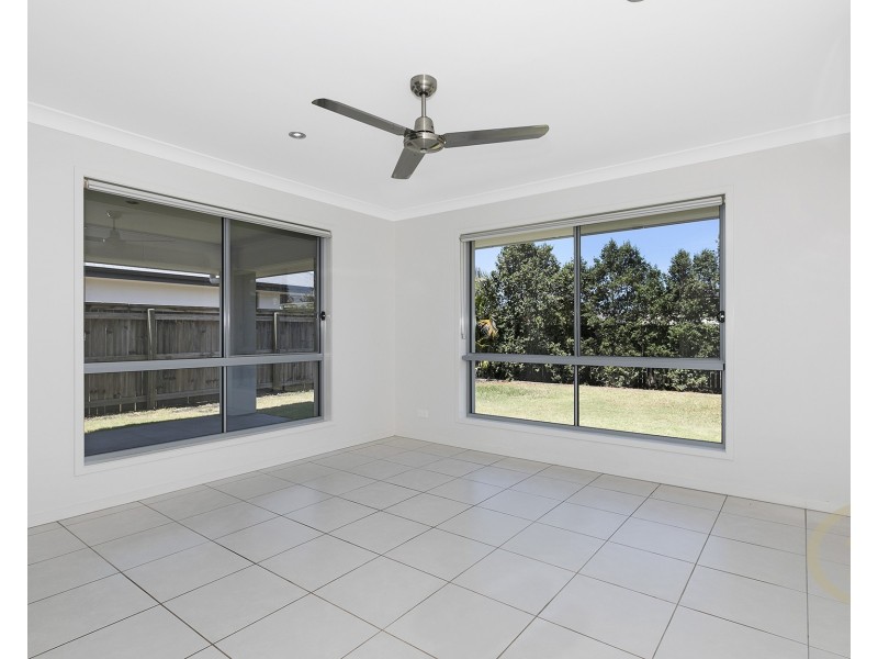 5 Pine Place, Upper Kedron QLD 4055