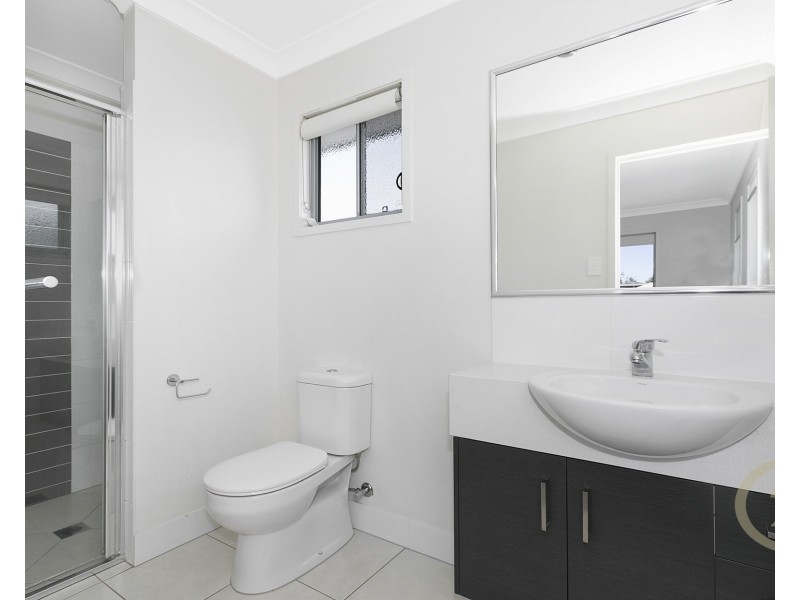 5 Pine Place, Upper Kedron QLD 4055