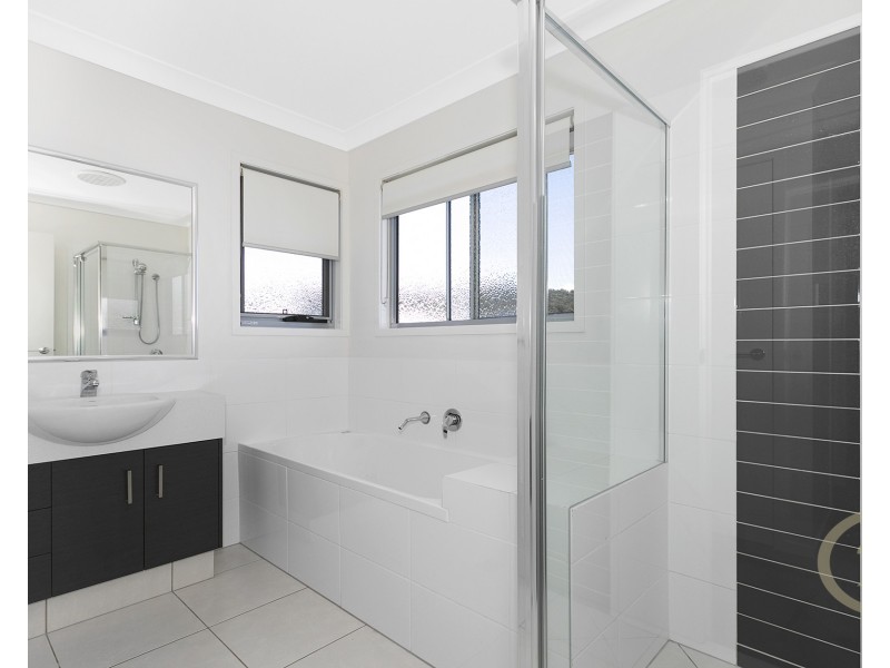 5 Pine Place, Upper Kedron QLD 4055