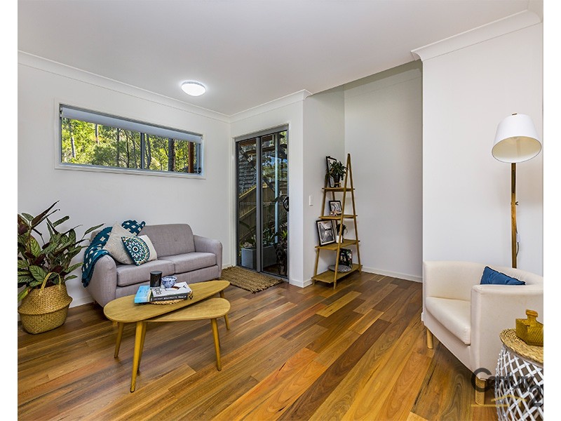 18 Outlook Terrace, Ferny Grove QLD 4055