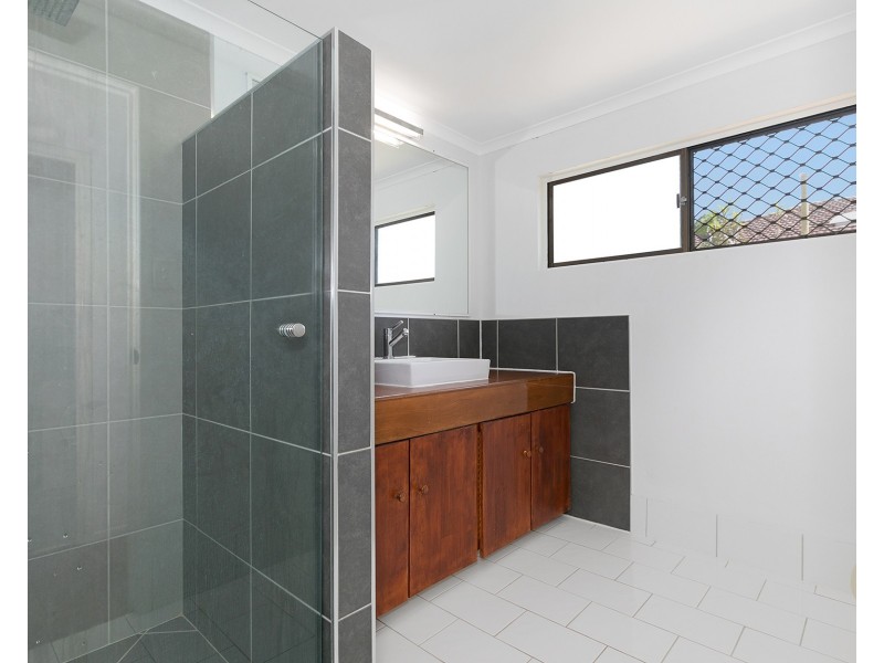 8  Bunowen Street, Ferny Grove QLD 4055