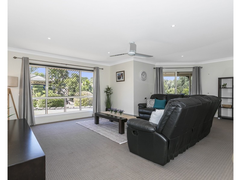 1 Melrose Place, Ferny Grove QLD 4055