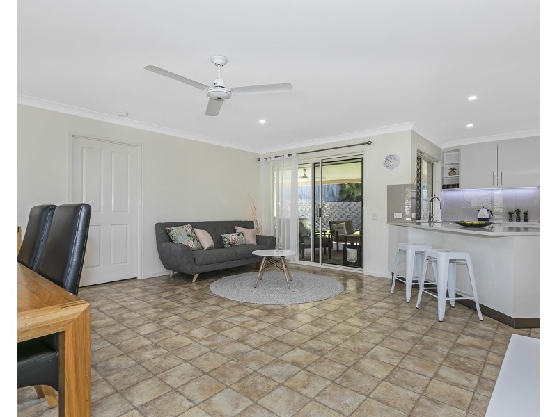 1 Melrose Place, Ferny Grove QLD 4055