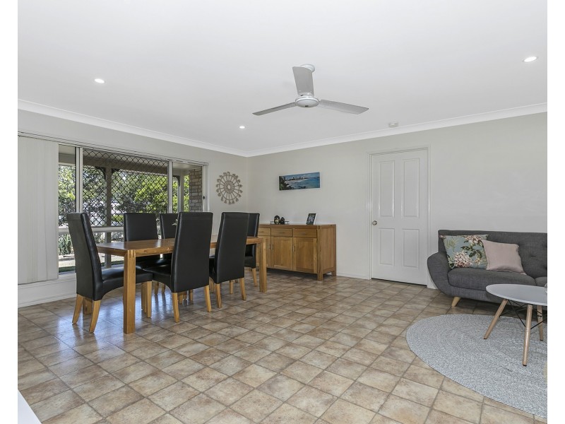 1 Melrose Place, Ferny Grove QLD 4055