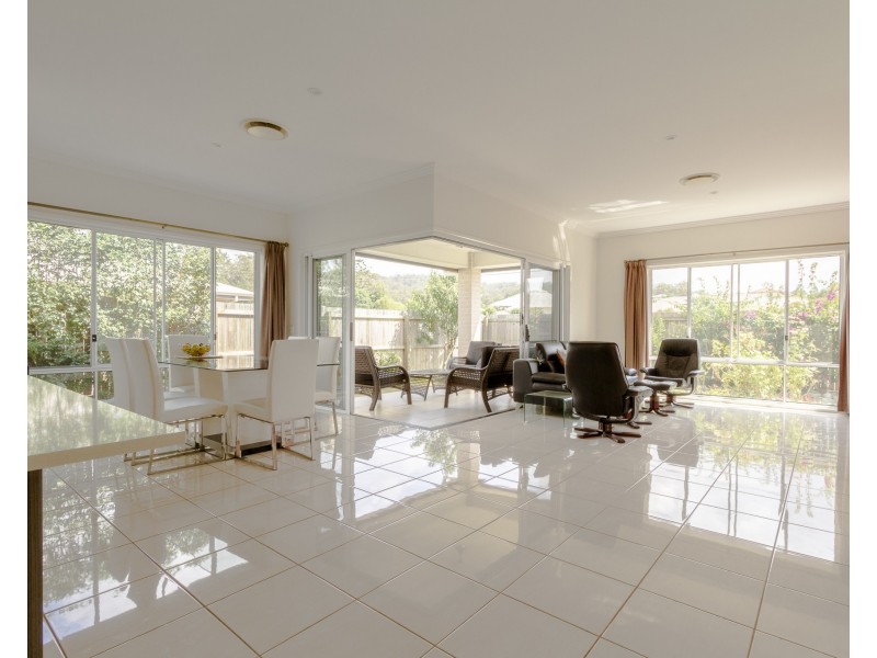 46  Lyrebird Crescent, Upper Kedron QLD 4055