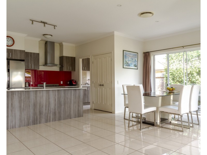 46  Lyrebird Crescent, Upper Kedron QLD 4055