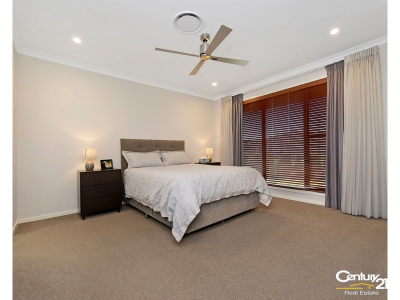 25 Lyrebird Crescent, Upper Kedron QLD 4055