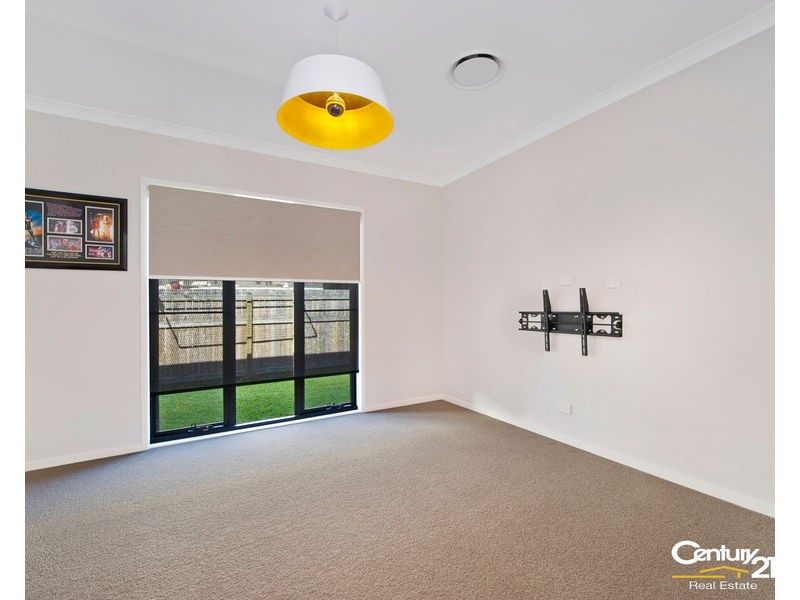 25 Lyrebird Crescent, Upper Kedron QLD 4055