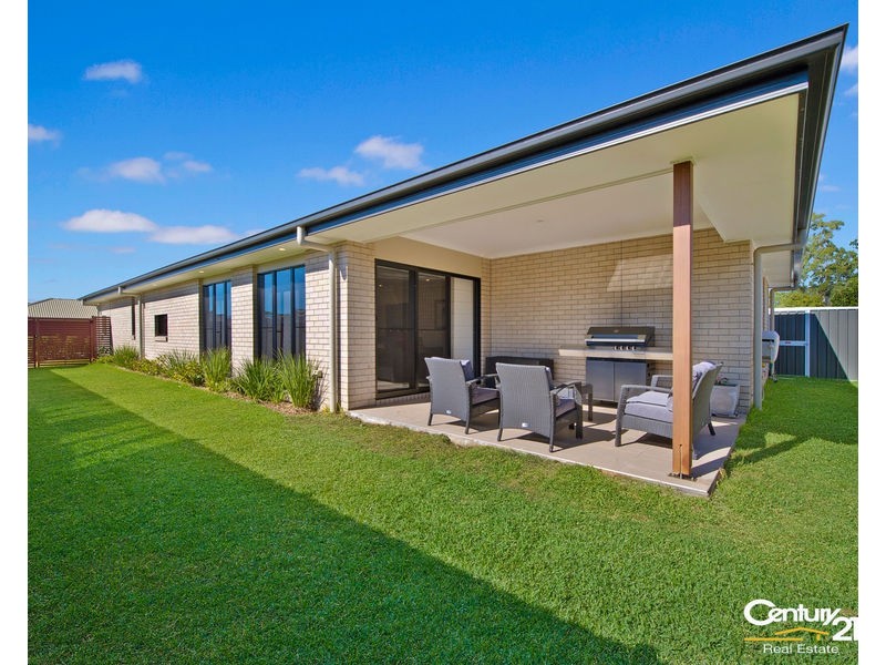 25 Lyrebird Crescent, Upper Kedron QLD 4055