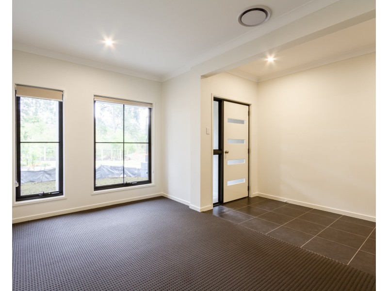 58  Taunton Circuit, Upper Kedron QLD 4055