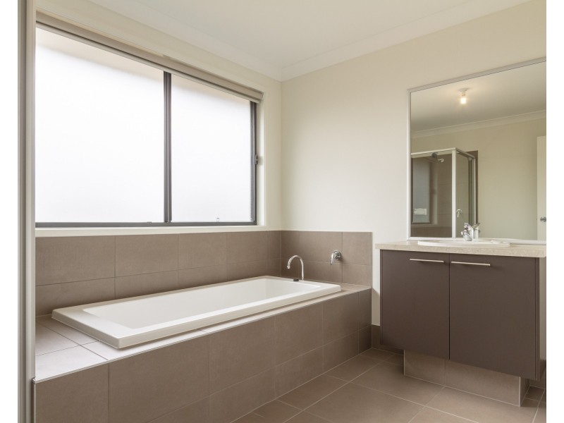 58  Taunton Circuit, Upper Kedron QLD 4055