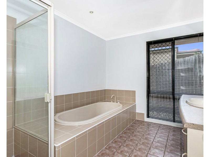 33 Skye Place, Upper Kedron QLD 4055