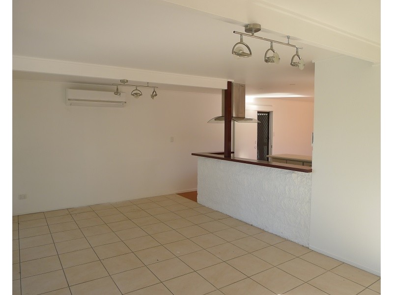 8 Bunowen Street, Ferny Grove QLD 4055
