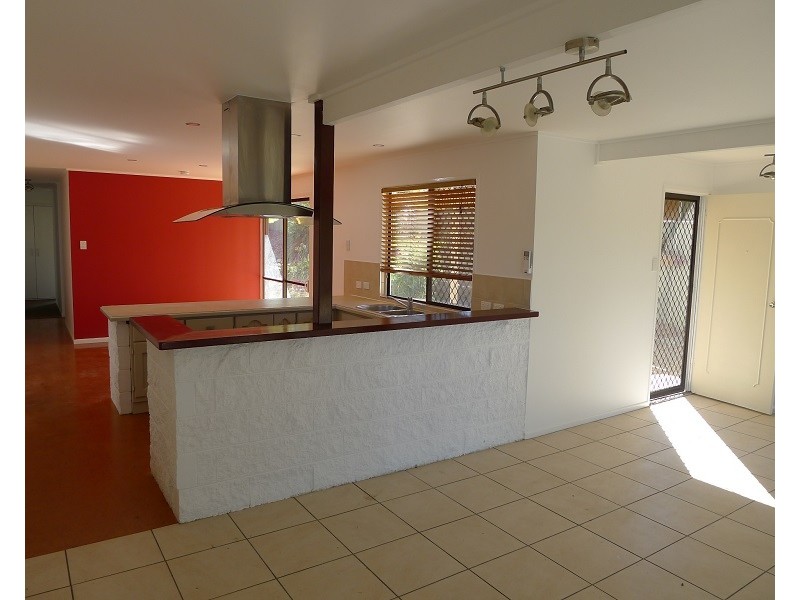 8 Bunowen Street, Ferny Grove QLD 4055