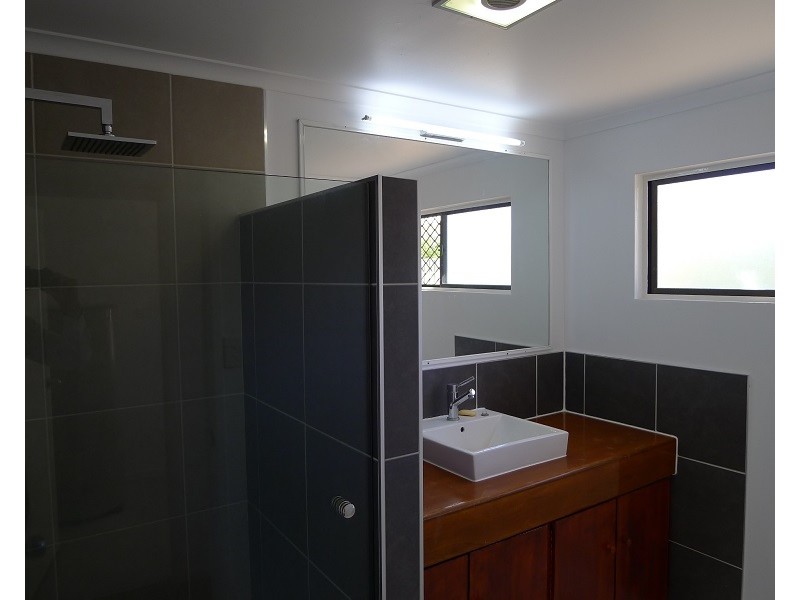 8 Bunowen Street, Ferny Grove QLD 4055