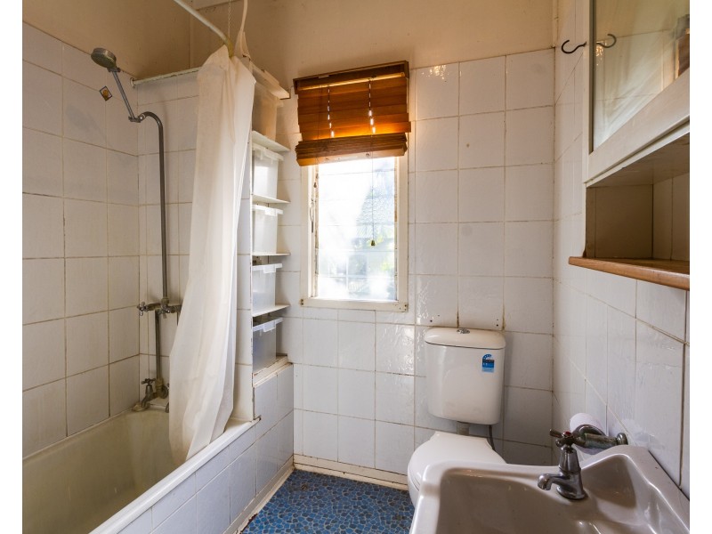 16 Dash Street, Keperra QLD 4054