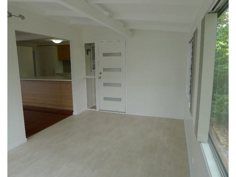 21 Yingally Drive, Arana Hills QLD 4054