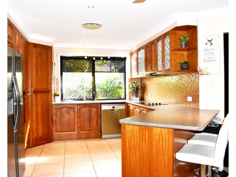 6 Bowerbird Court, Cashmere QLD 4500