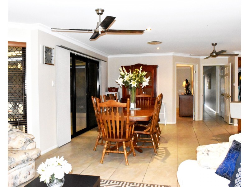 6 Bowerbird Court, Cashmere QLD 4500