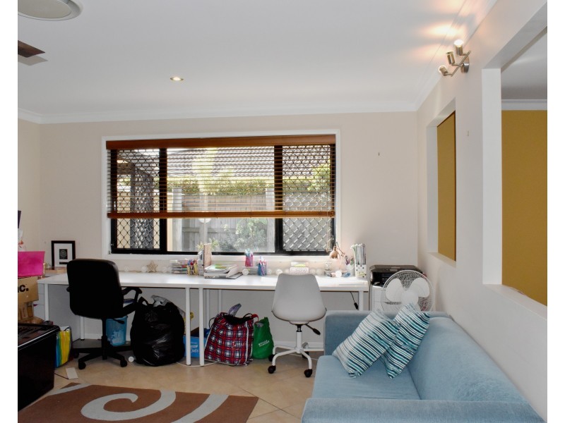 6 Bowerbird Court, Cashmere QLD 4500