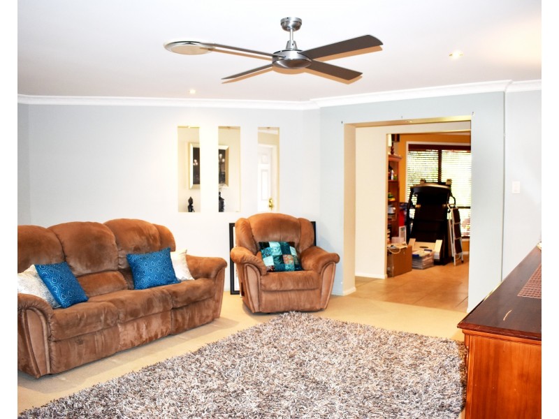 6 Bowerbird Court, Cashmere QLD 4500