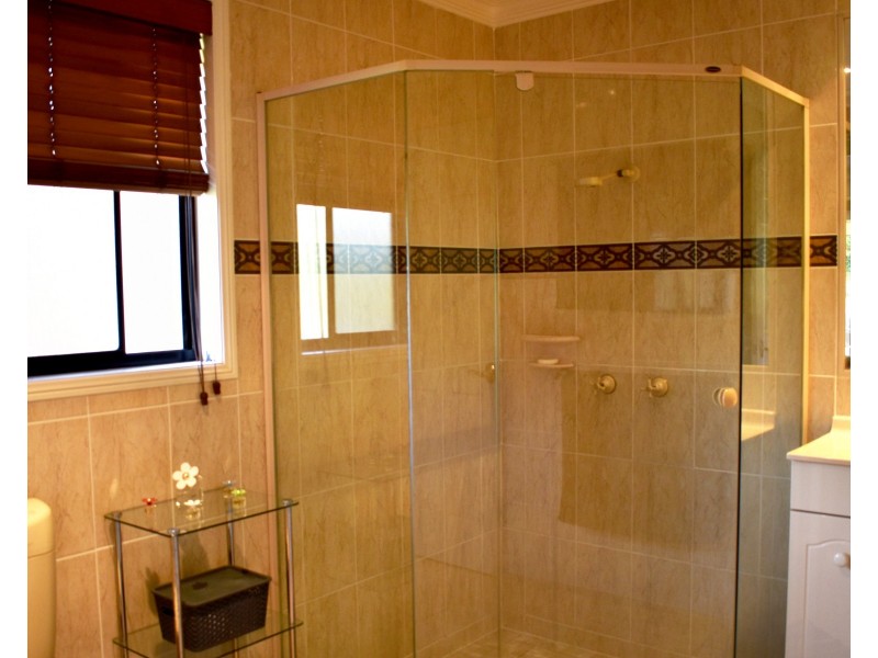 6 Bowerbird Court, Cashmere QLD 4500