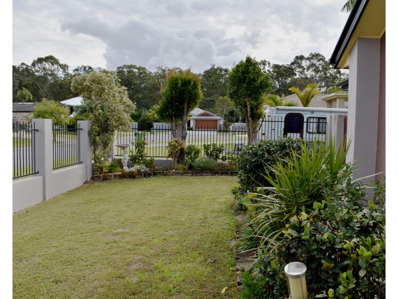 6 Bowerbird Court, Cashmere QLD 4500