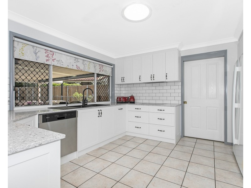 6 McGregor Way, Ferny Grove QLD 4055