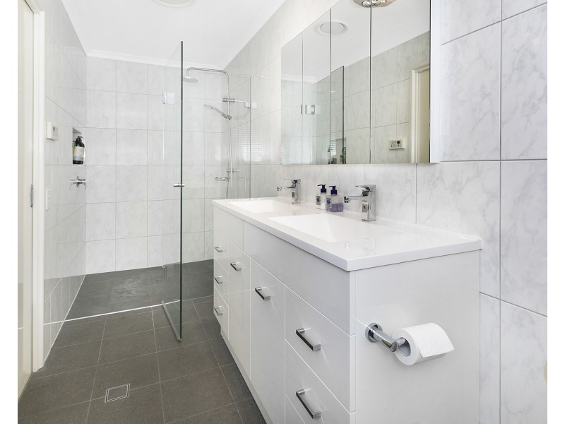 76 Kirralee Crescent, Upper Kedron QLD 4055