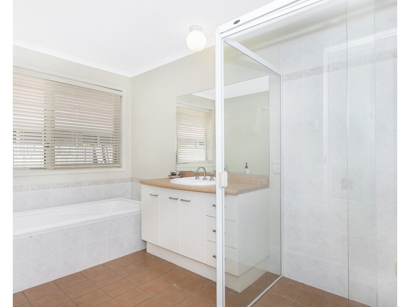 76 Kirralee Crescent, Upper Kedron QLD 4055