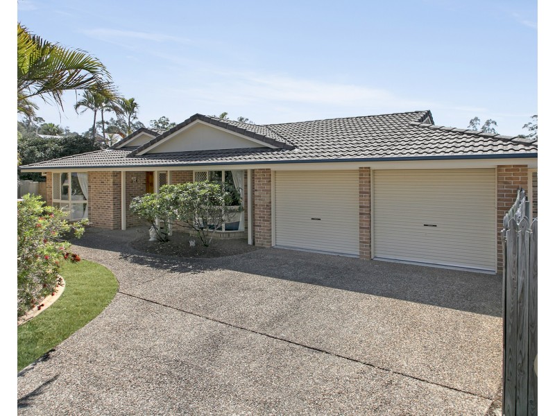 17 Dornoch Crescent, Ferny Grove QLD 4055