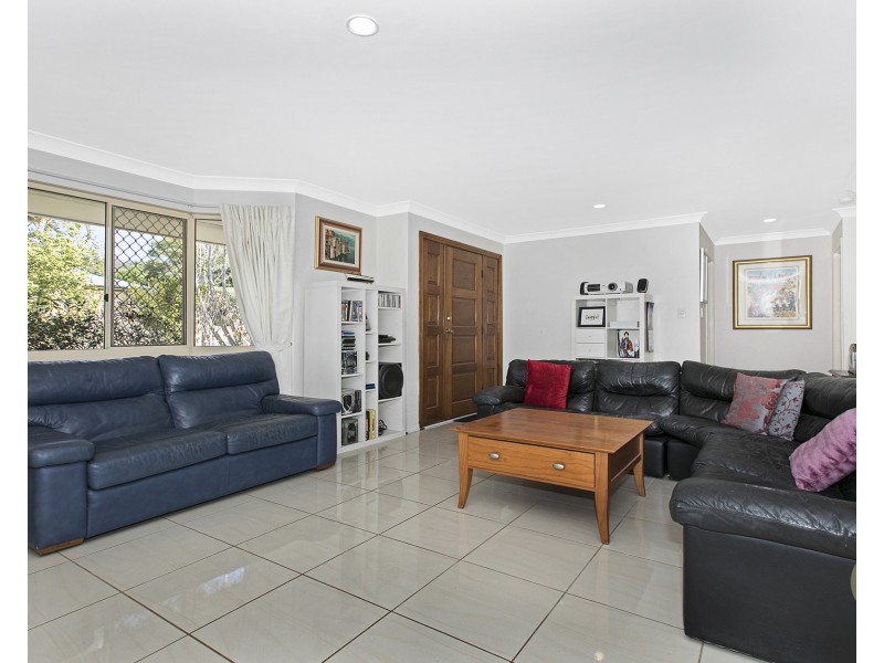 17 Dornoch Crescent, Ferny Grove QLD 4055