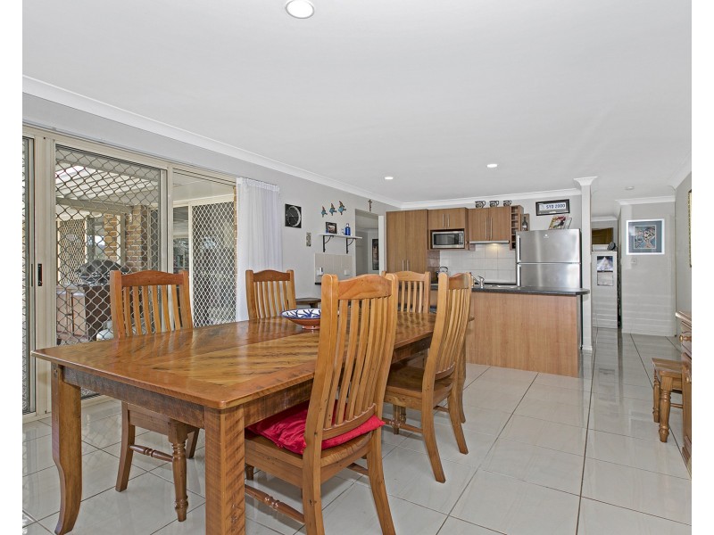 17 Dornoch Crescent, Ferny Grove QLD 4055