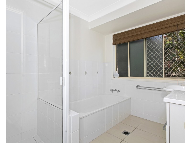 17 Dornoch Crescent, Ferny Grove QLD 4055