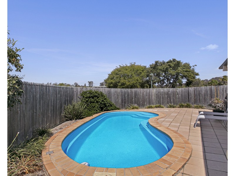 17 Dornoch Crescent, Ferny Grove QLD 4055