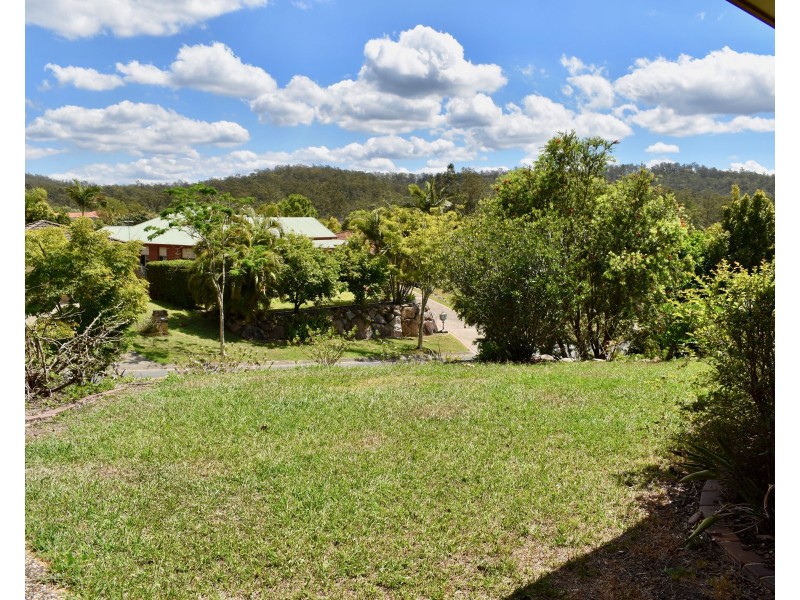 12 Berkeley Place, Ferny Grove QLD 4055