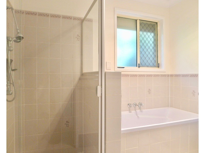 12 Berkeley Place, Ferny Grove QLD 4055