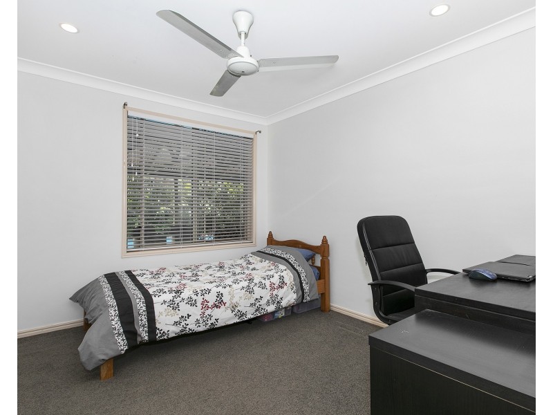 17 Hillenvale Avenue, Arana Hills QLD 4054