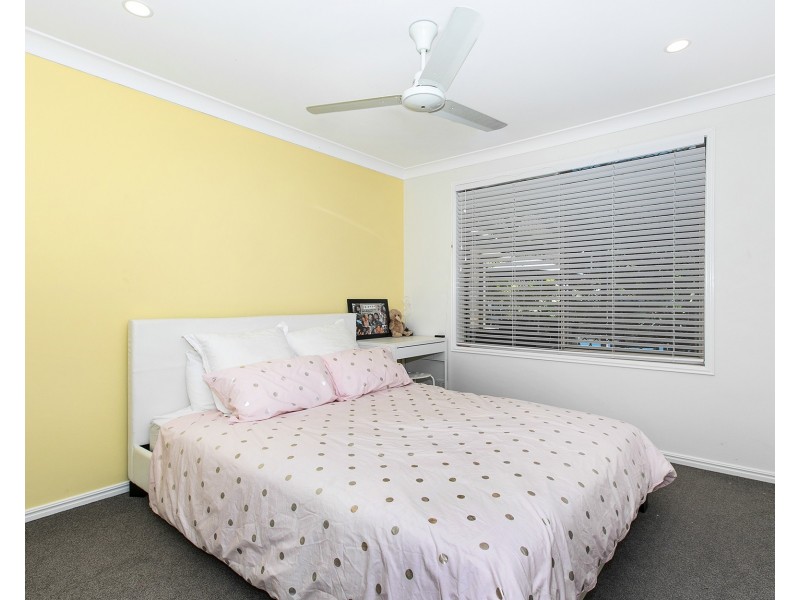 17 Hillenvale Avenue, Arana Hills QLD 4054