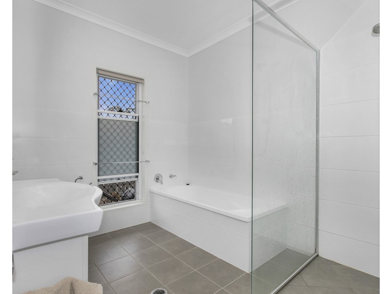 16 Christina Close, Ferny Grove QLD 4055