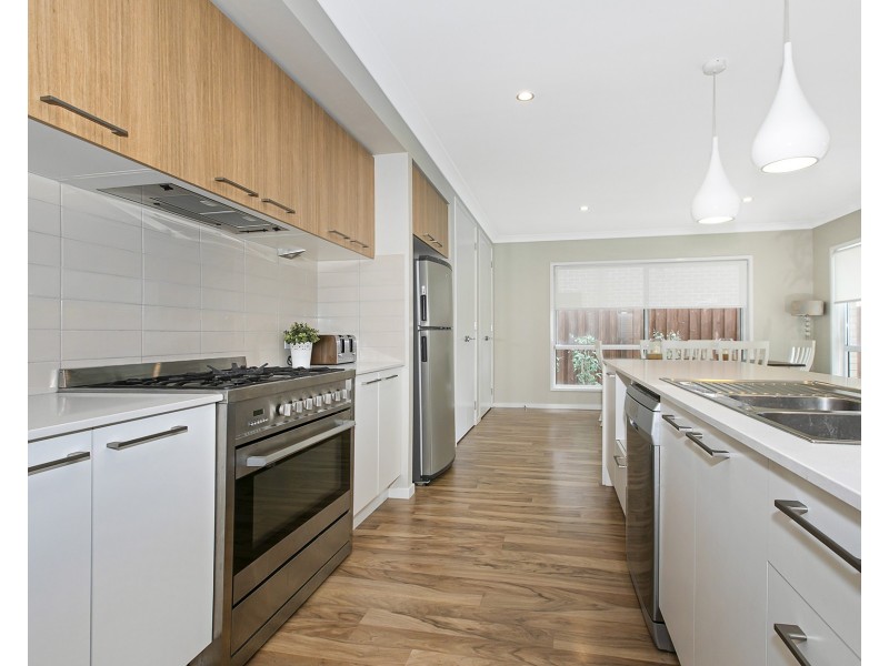 16 Stay St, Ferny Grove QLD 4055