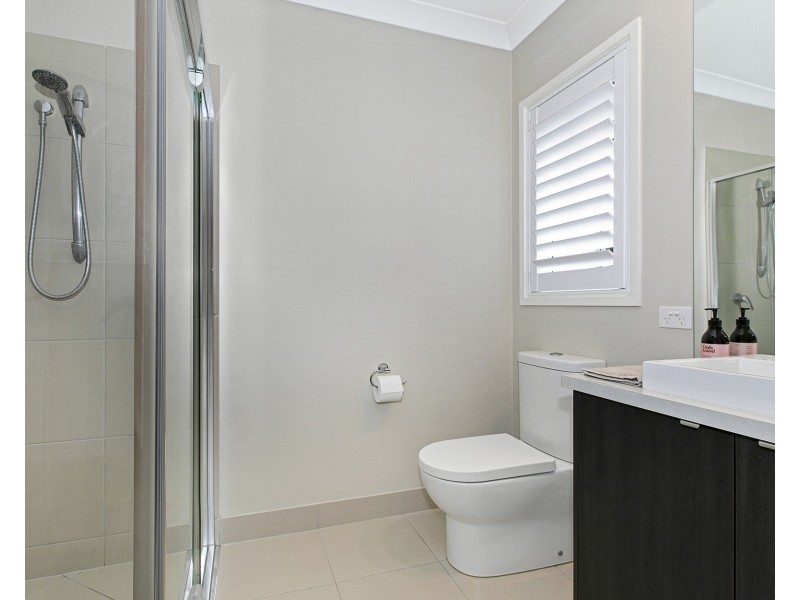 16 Stay St, Ferny Grove QLD 4055