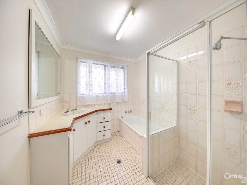 25 Ustinov Crescent, Mcdowall QLD 4053