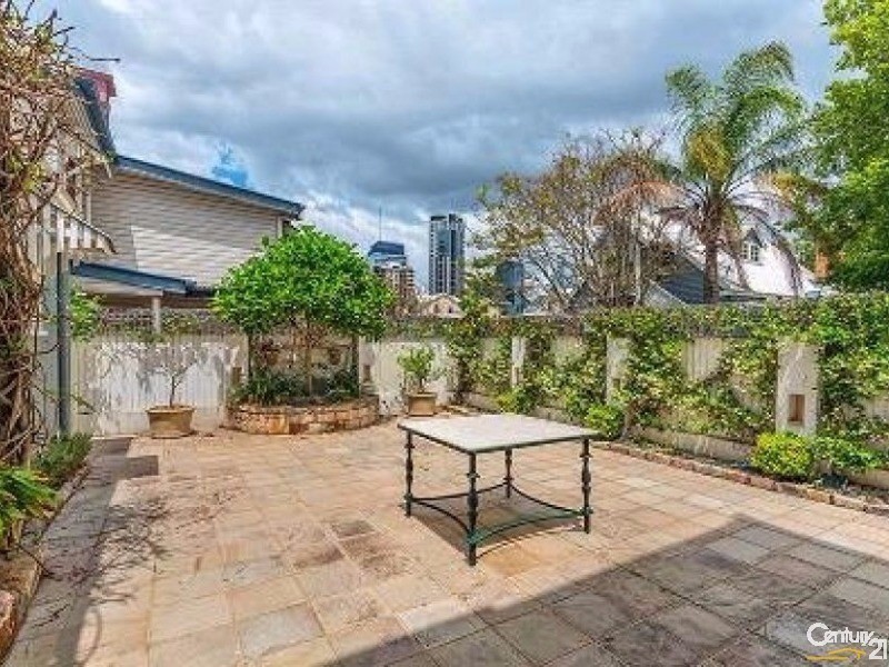 19 Gloucester street, Spring Hill QLD 4000