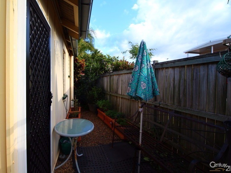 103a Flinders Parade, Scarborough QLD 4020